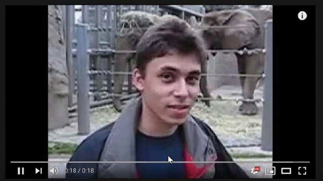 Se sube el primer vídeo a YouTube