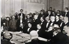 Rússia signa la pau amb Alemanya pel Tractat de Brest-Litovsk.