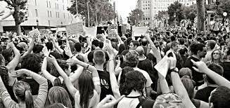 Moviment del 15-M: protestes populars a diverses ciutats.