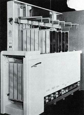 Se introduce el primer procesador automático de película
