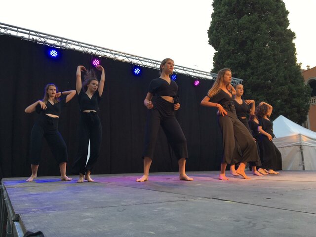 primera exhibició de dansa