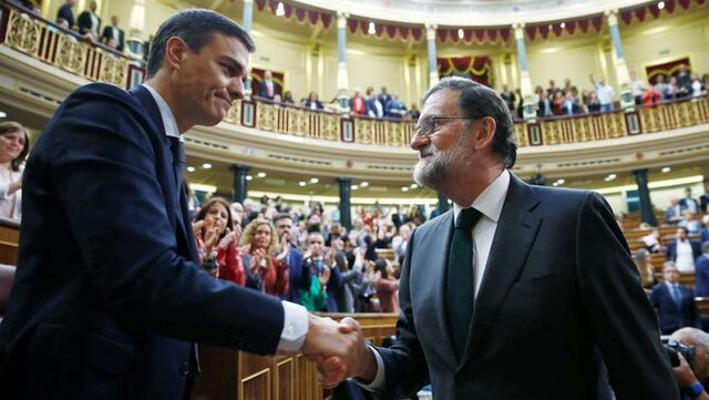 Moció de censura contra Rajoy: Pedro Sánchez és investit nou president del Govern espanyol.