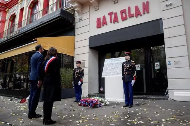 Una cadena d'atemptats del grup terrorista Estat Islàmic provoca diversos morts a París