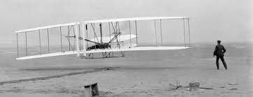 LLEGADA DEL AVION COMERCIAL