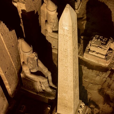 Aparición de un libro que describe el transporte de un obelisco egipcio de 300 ton, desde el Vaticano hasta la plaza de San Pedro en Roma