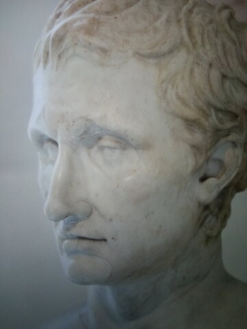 Primera obra literaria del Latín