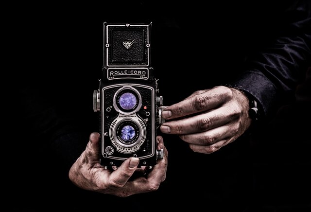 Twin-reflex Camera