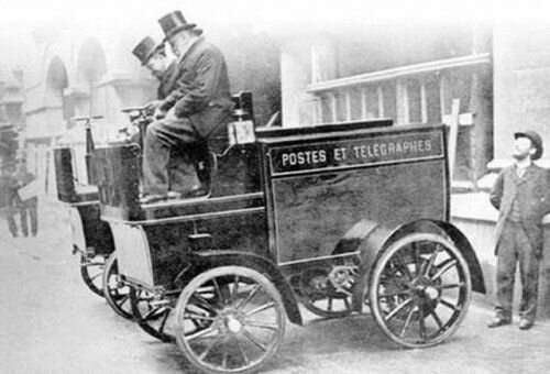 Adoption de la voiture postale