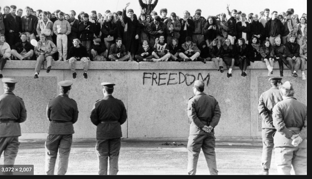 Building of the Berlin Wall
