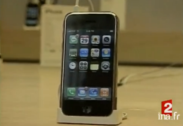 Commercialisation du premier iPhone