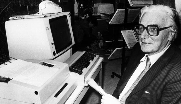 Lanzamiento de la primera computadora.