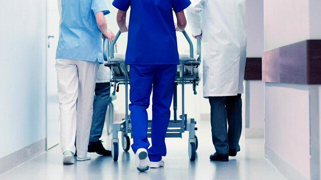 El gasto público tiene una alta concentración en la atención curativa, por ejemplo, los hospitales de segundo y tercer nivel del IMSS consumen cerca del 75% del presupuesto de la institución y en el ISSSTE esta cifra es del 69%