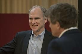 Laurence Ball y David Romer