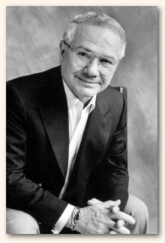 Elliot Eisner becomes the president of the NAEA