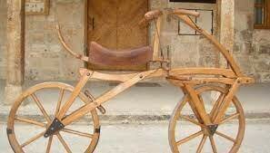 LA PRIMERA BICICLETA