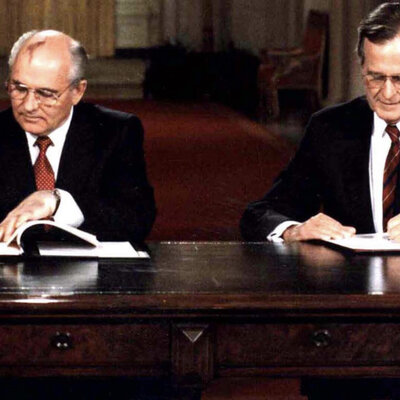 Timeline: Den kalde krigen