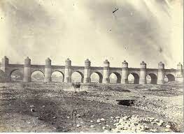 Invención de la argamasa o cemento para construir