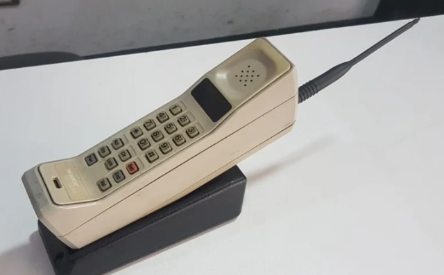 Mobile phone, Inventor: Martin Cooper