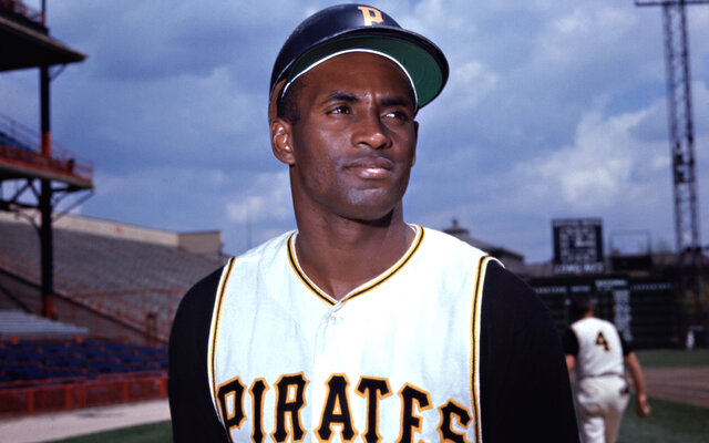 Roberto Clemente dies in a plane crash