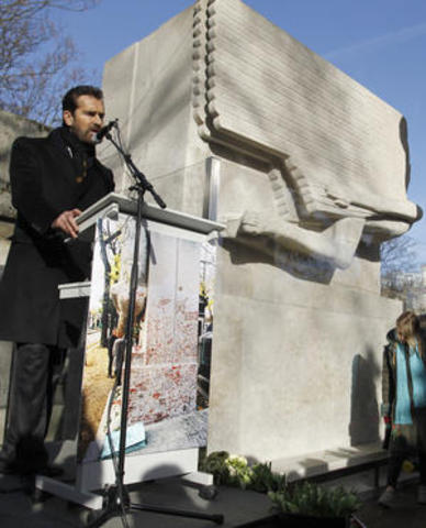 Wilde's burial site is protected