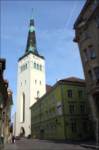 Была пристроена часовня Девы Марии.