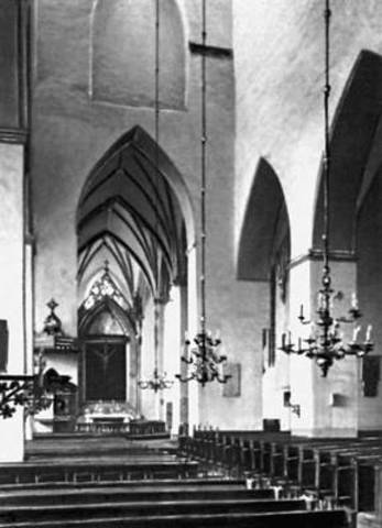 Основание библиотеки в церкви Олевисте.