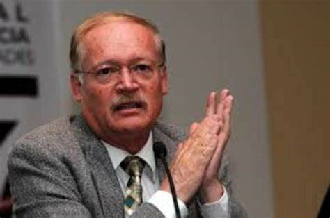 El curriculo como campo de conocimiento que ha empobrecido el conocimiento de la educación.