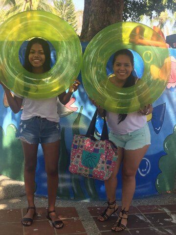 Fui a un parque de diversiones con mi prima