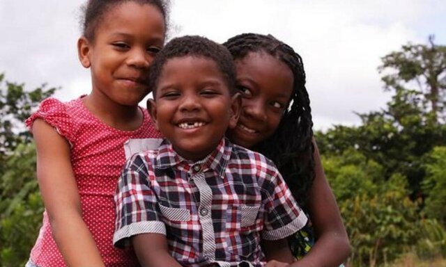 ACUERDO ENTRE EL MINISTERIO DE EDUCACION Y LA COMISION PEDAGOGICA RAIZAL