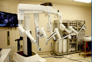 primer uso oficialmente registrado de un robot médico