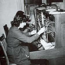 Instalación de la 1ra Central Pública Telefónica