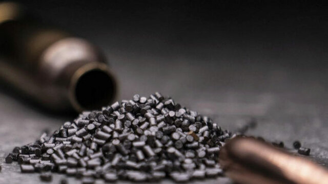 Compás, papel moneda y pólvora