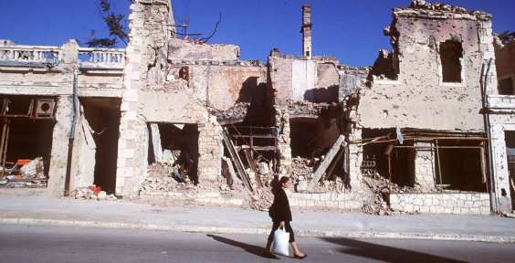 Conflictos entre el occidente liberal y capitalista, China y el mundo islámico.