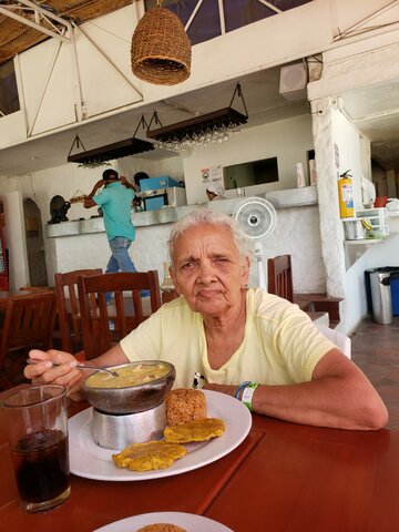 Primera Vez con mi Abuela Materna