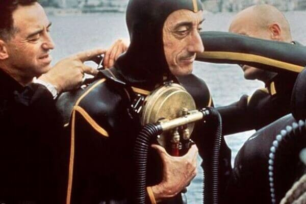 Jacques Cousteau realizo las primeras pruebas de la escafandra autónoma con éxito.