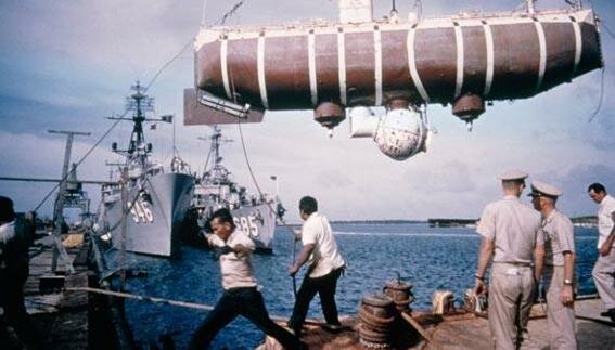 Piccard con el batiscafo Trieste, logró llegar hasta los 3,150 m en Ponza