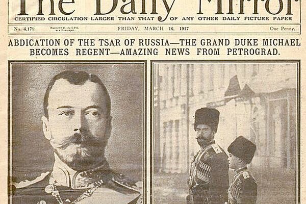 Abdicación del último zar Nicolás II de Rusia e inicio del Gobierno Provisional.