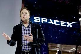 Elon Musks founds SpaceX