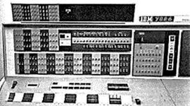 Timeline: CTSS, que significa Compatible Time-Sharing System (Sistema de Tiempo Compartido Compatible), fue uno de los primeros sistemas operativos de tiempo compartido; fue desarrollado en el Centro de Computación del MIT.