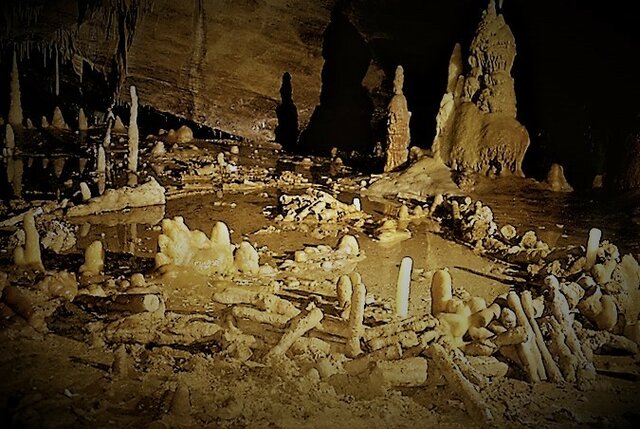 Signs of Settling in 176,000 Ya