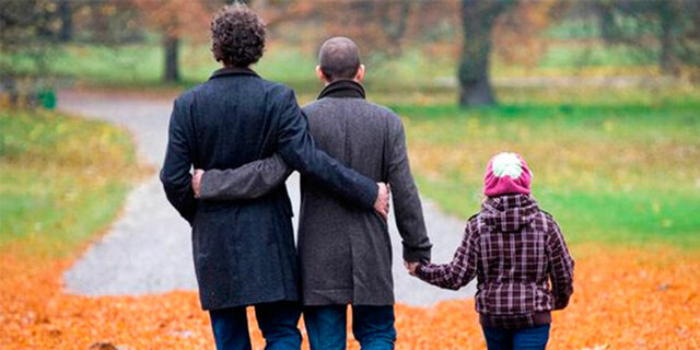 Aprueban adopción para parejas diversas.