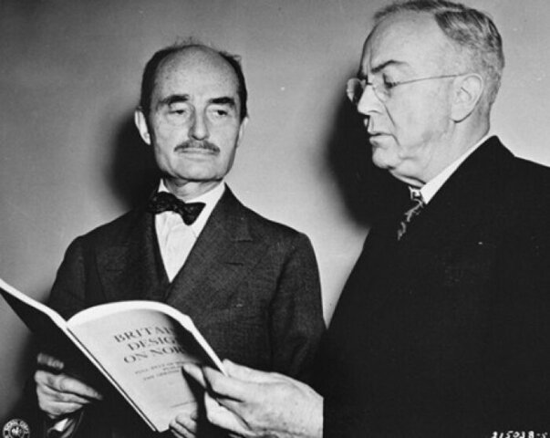 ESTADOS UNIDOS Francis Parker funda el movimiento de la educación progresista.