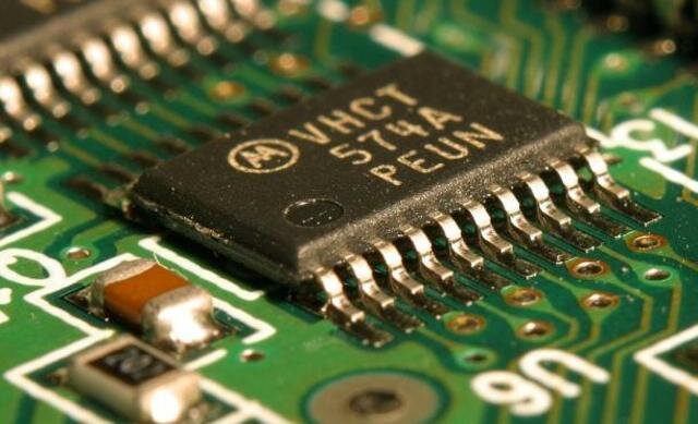 EL CIRCUITO INTEGRADO (MICROCHIP)