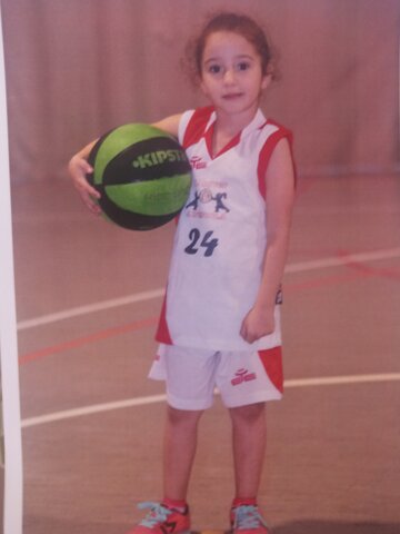 vaig começa a jugar basquet