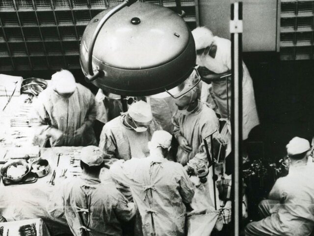 PRIMER TRANSPLANTE DE ÓRGANOS