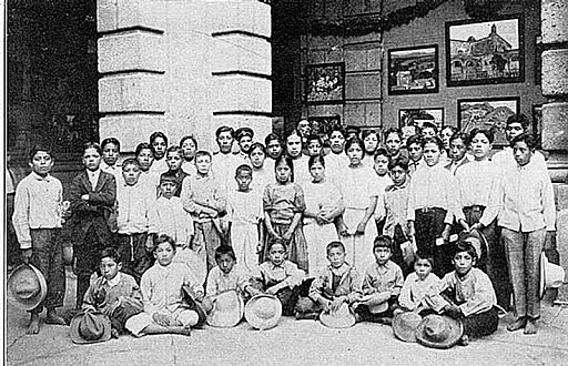 Creación de las escuelas fronterizas