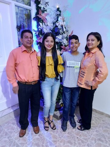 CELEBRANDO CON MI FAMILIA