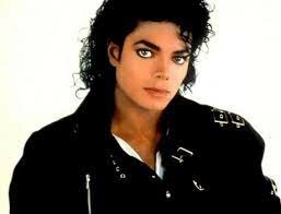 FET CULTURAL: MORT MICHAEL JACKSON