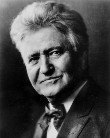Robert La Follette becomes governor of Wisconsin