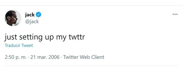 Se envía el primer tuit